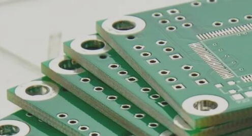 What is the process for selecting the suitable thickness for a PCB board?