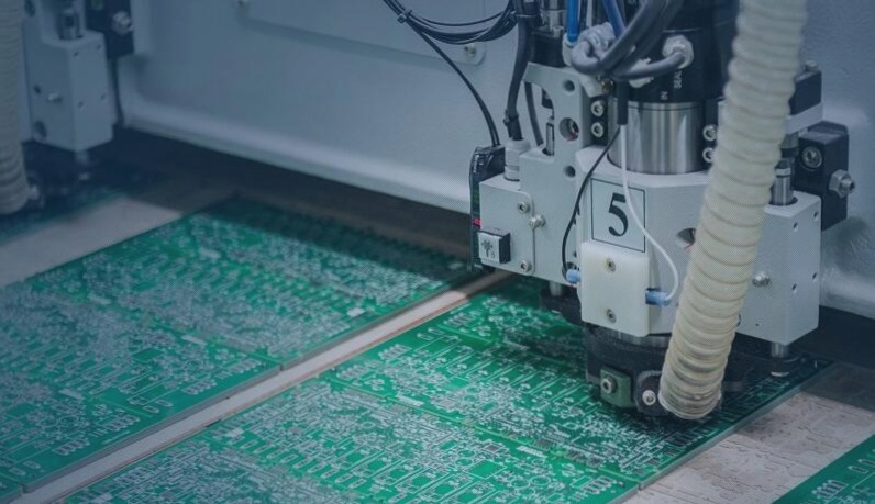 High volume PCB production offers numerous advantages, including economies of scale, reduced unit costs, improved consistency, and enhanced manufacturing efficiency.