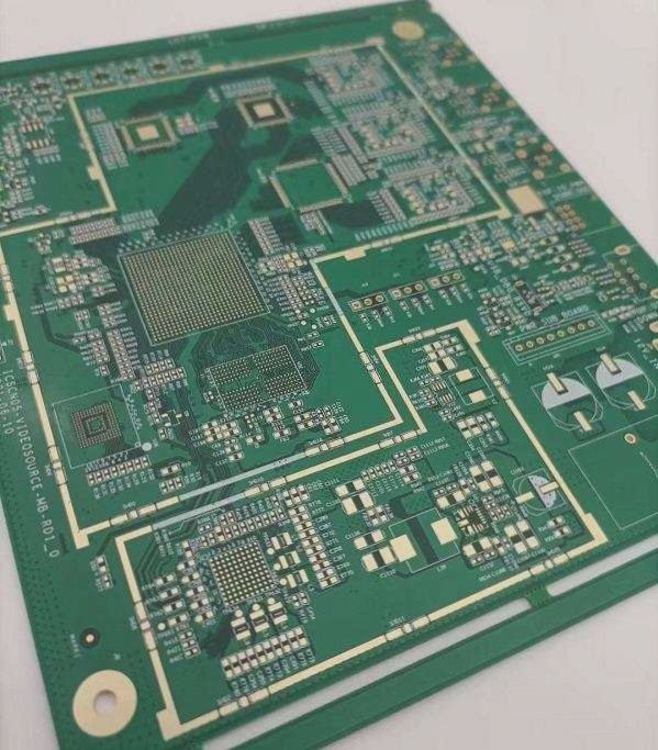 Distinguishing Between Rogers PCB and FR4 PCB