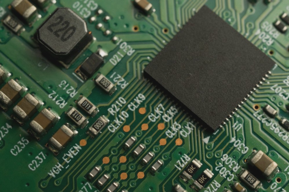Designing Through-Hole PCB Boards for Manufacturability