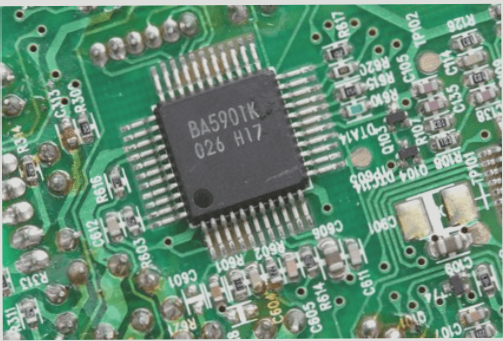 What are the most common errors encountered in PCB circuit design?